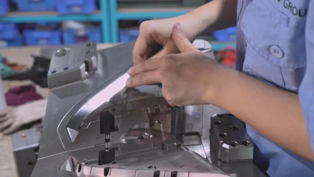Injection Mold Hand Polishing and Finishing, Precision Surface Treatment for Custom Tooling
