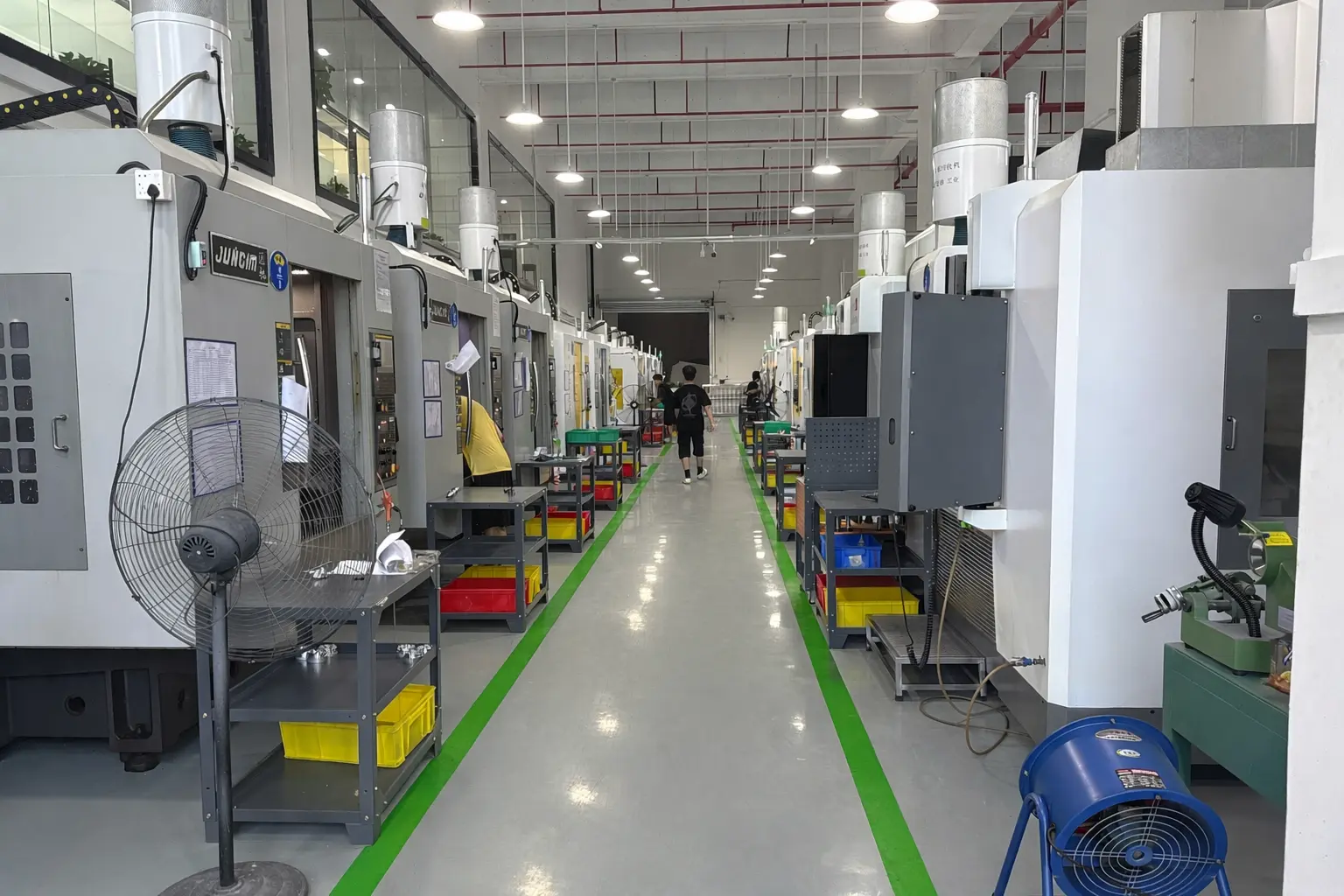 Professional CNC machining factory with advanced machining centers, high precision metal parts production and custom OEM manufacturing services
